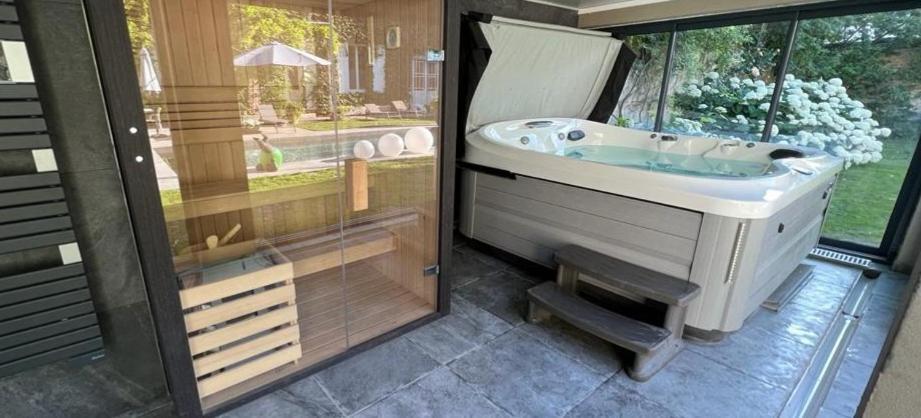 פונטנבלו Demeure Les Aiglons, Chambres D'Hotes & Spa מראה חיצוני תמונה